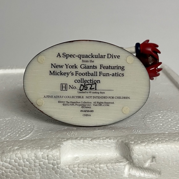 Hamilton Collection New York Giants Donald Duck Figure New NY Rare NFL - Picture 7 of 9